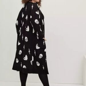 Torrid LOVE SICK SKULL Cardigan SIZE 5